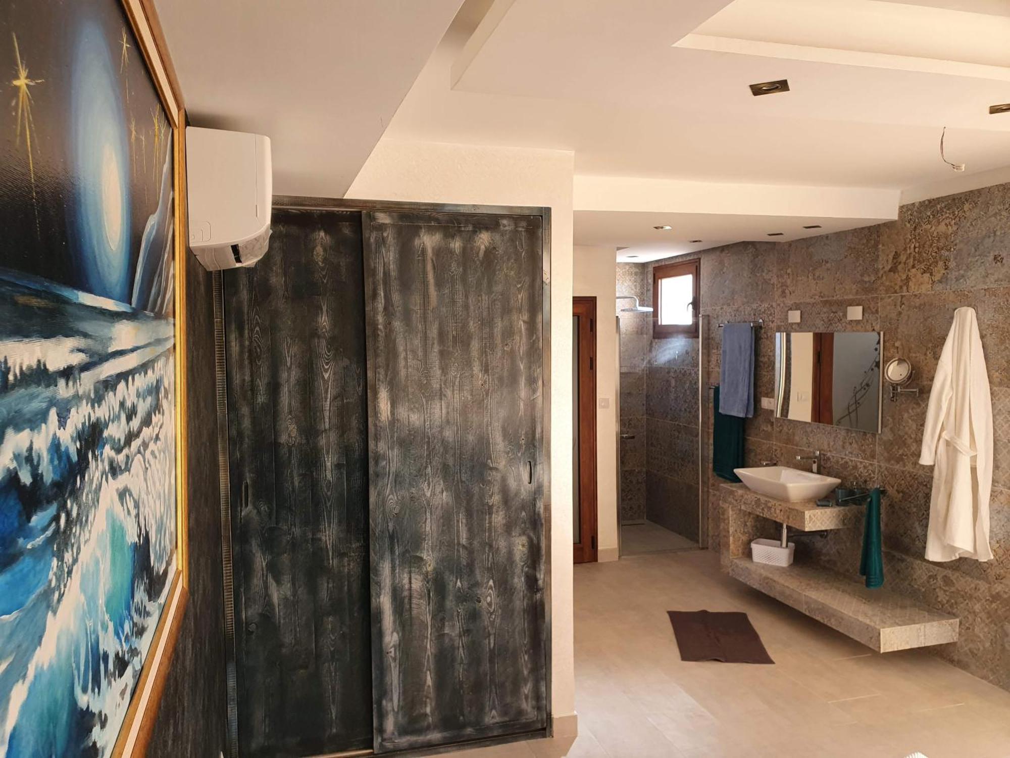 Mahdia - Baghdadi - Laourient Apartments, Restaurant, Cafe Стая снимка