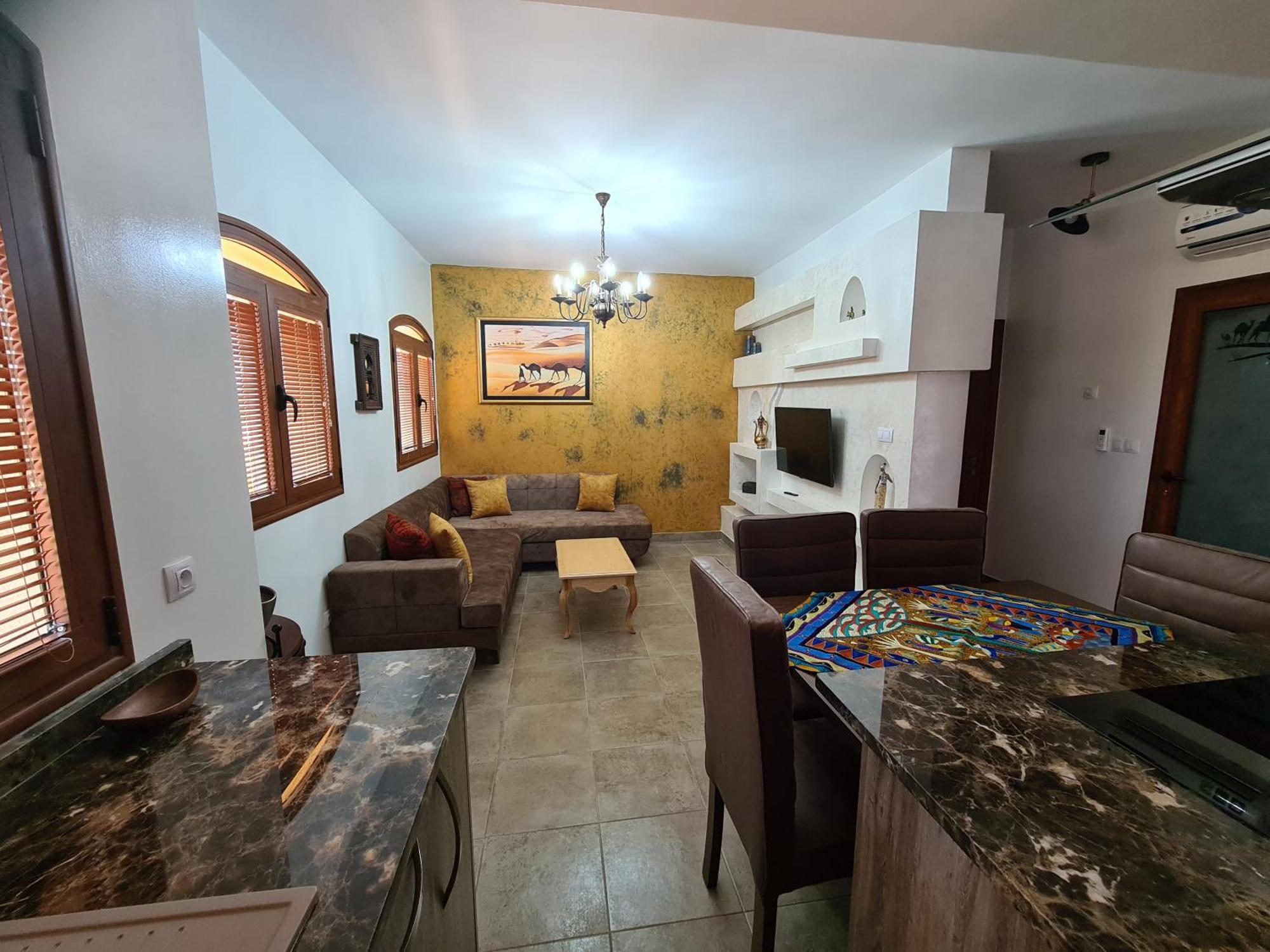 Mahdia - Baghdadi - Laourient Apartments, Restaurant, Cafe Стая снимка