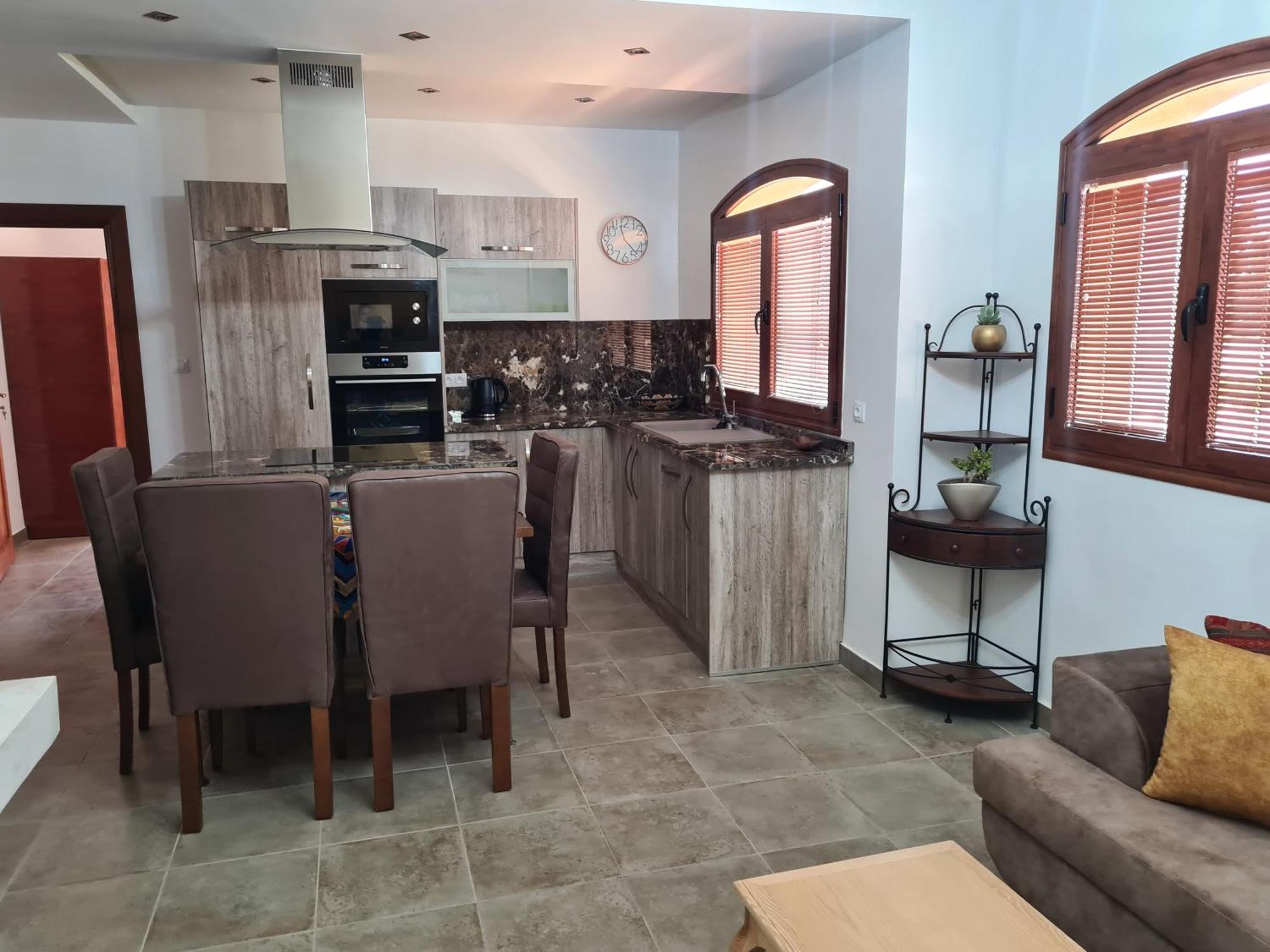 Mahdia - Baghdadi - Laourient Apartments, Restaurant, Cafe Стая снимка