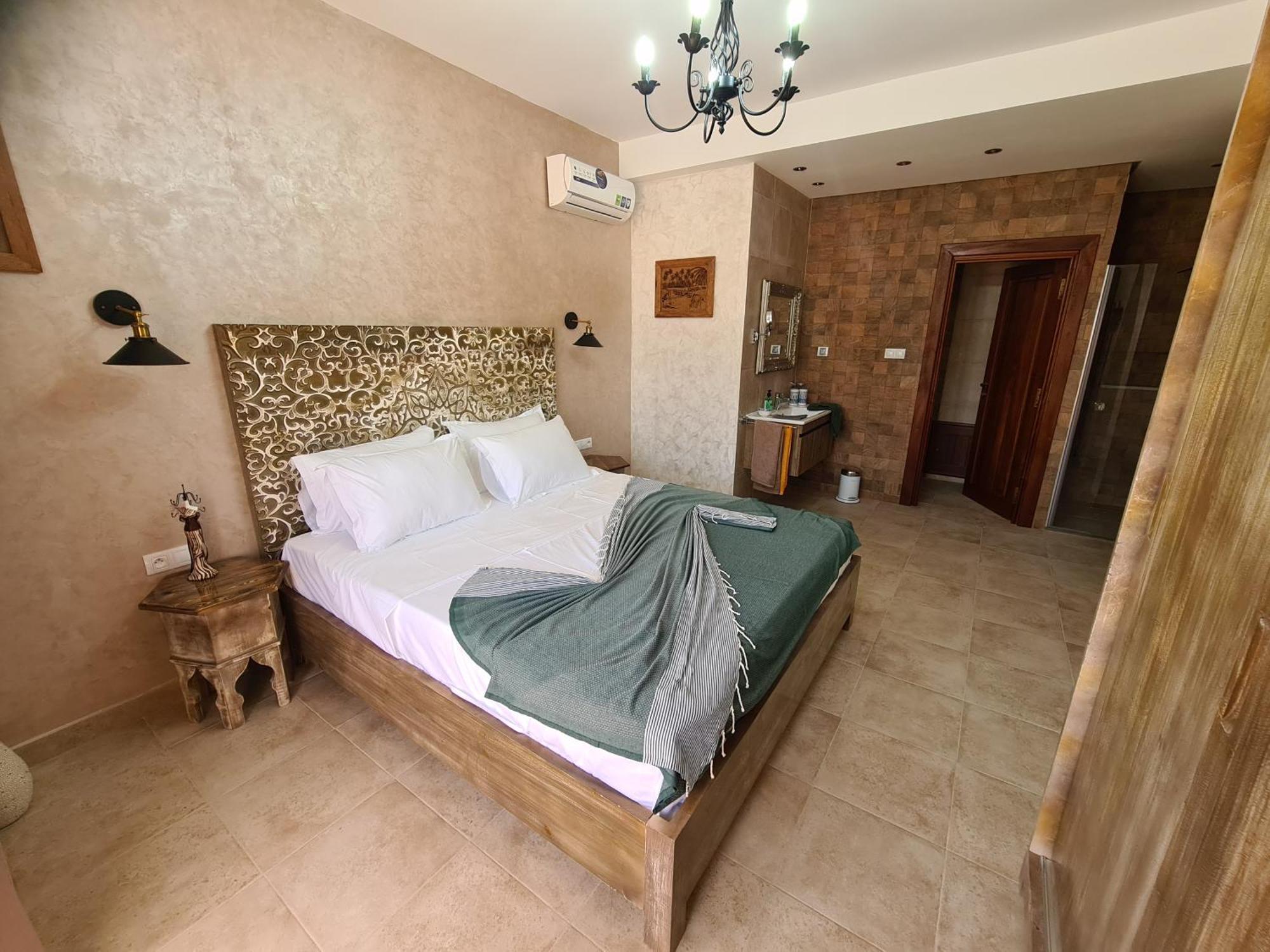 Mahdia - Baghdadi - Laourient Apartments, Restaurant, Cafe Стая снимка